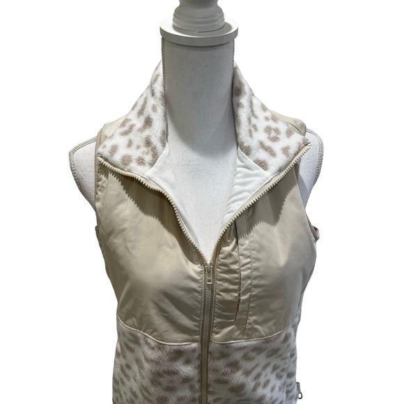 Altar'd State Women's Size S Snow Leopard Faux Fur Vest Beige Tan White - Picture 3 of 5